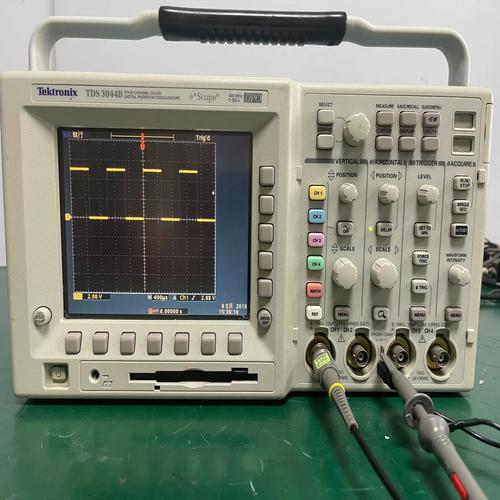 泰克 TDS3044B 400MHz示波器 经典中的精准信号采集利器